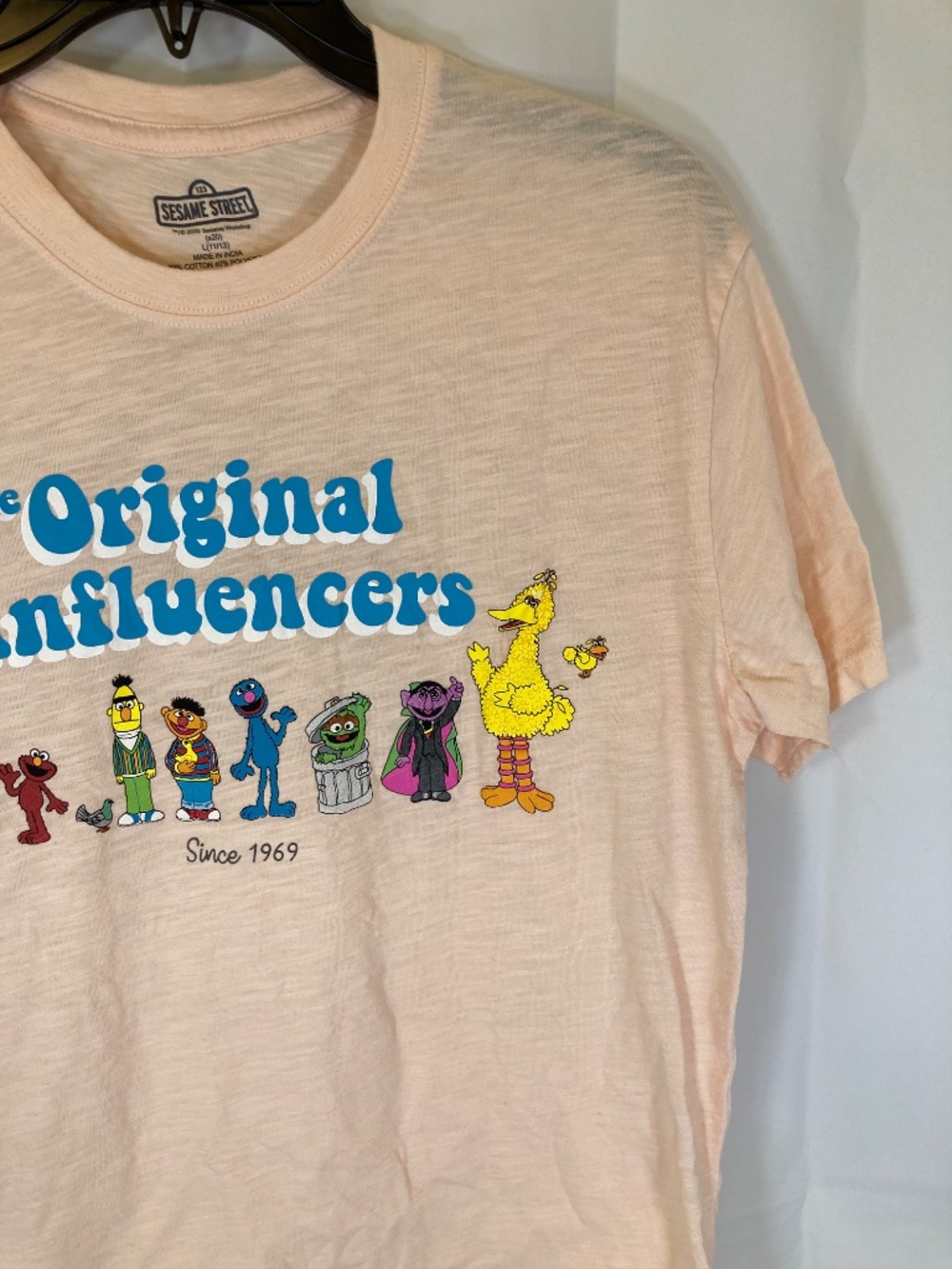 Sesame Street Original Influencers Shirt Sz L Juniors Short Sleeve Peach - Picture 6 of 12